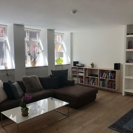 Apartament K10 *
